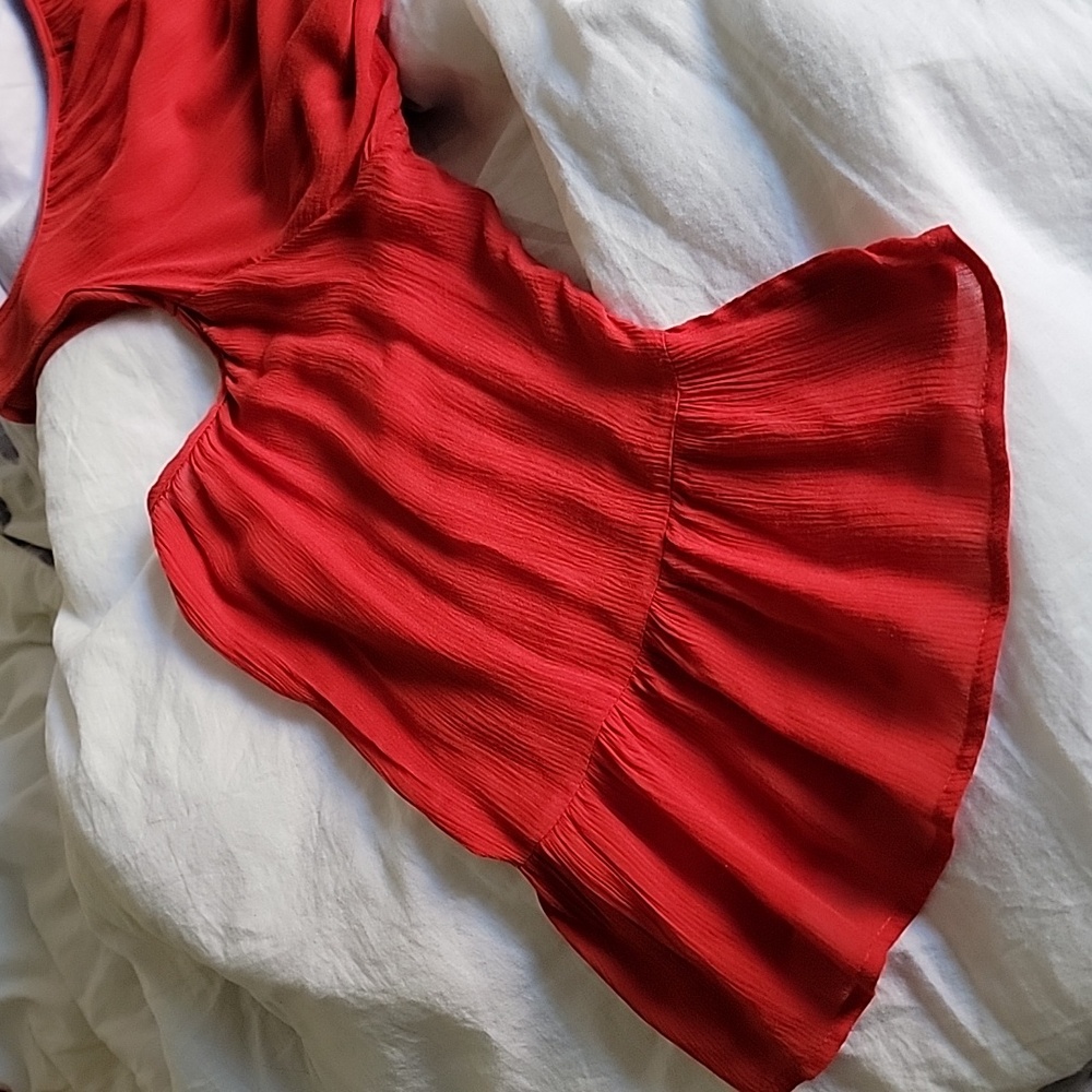 World unity cold shoulder flowing bell sleeve red gauze top plus size 0 - Picture 4 of 10